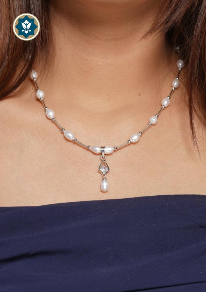 Classic Touch: White Pearl Pendant Set (Effortless Elegance, Everyday Wear)