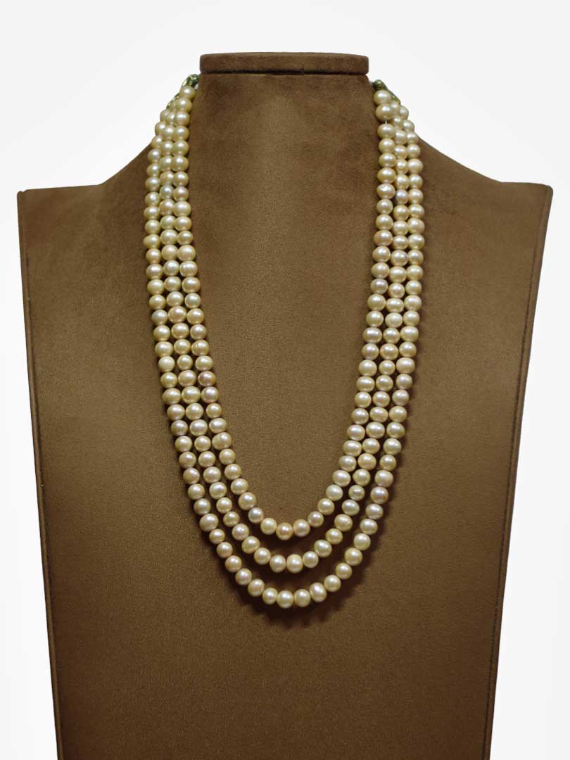 Enduring Elegance: Freshwater Pearl 3-Strand Necklace (Classic, Everyday Style)