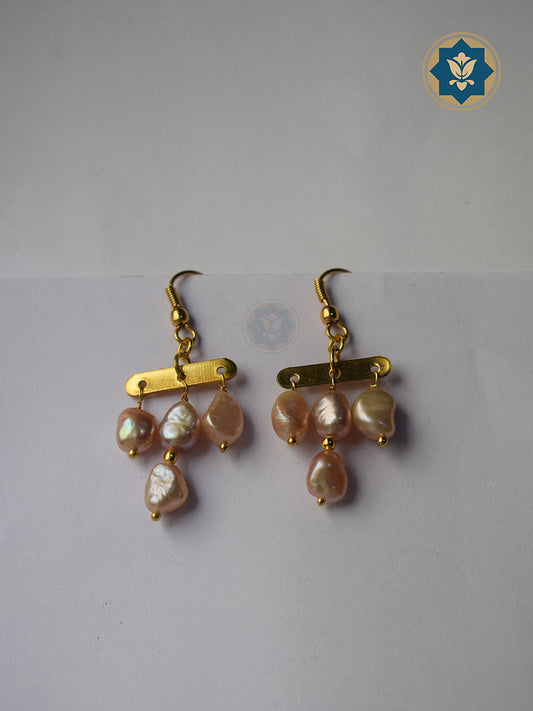 Minimal Modern Pearl Cluster Earrings: Pearls & Gold Polished