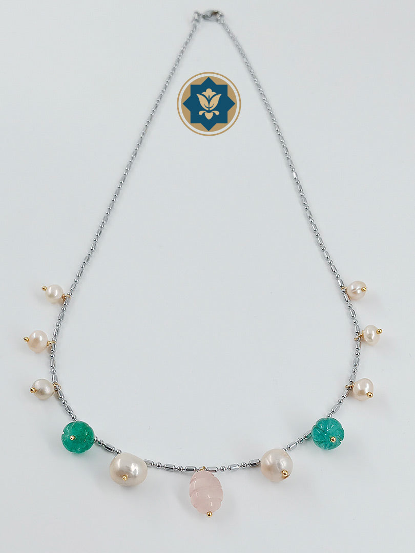 Delicate Touch: Korean Chain Necklace with Pearl & Gemstone (Casual Chic)