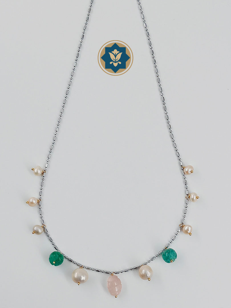 Delicate Touch: Korean Chain Necklace with Pearl & Gemstone (Casual Chic)