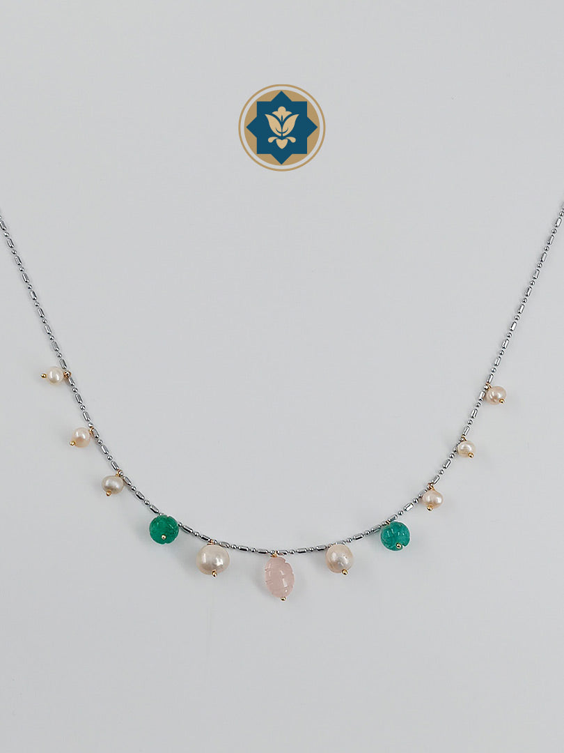 Delicate Touch: Korean Chain Necklace with Pearl & Gemstone (Casual Chic)