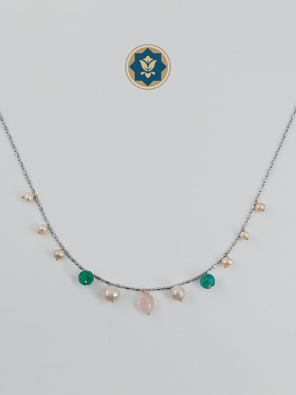 Delicate Touch: Korean Chain Necklace with Pearl & Gemstone (Casual Chic)