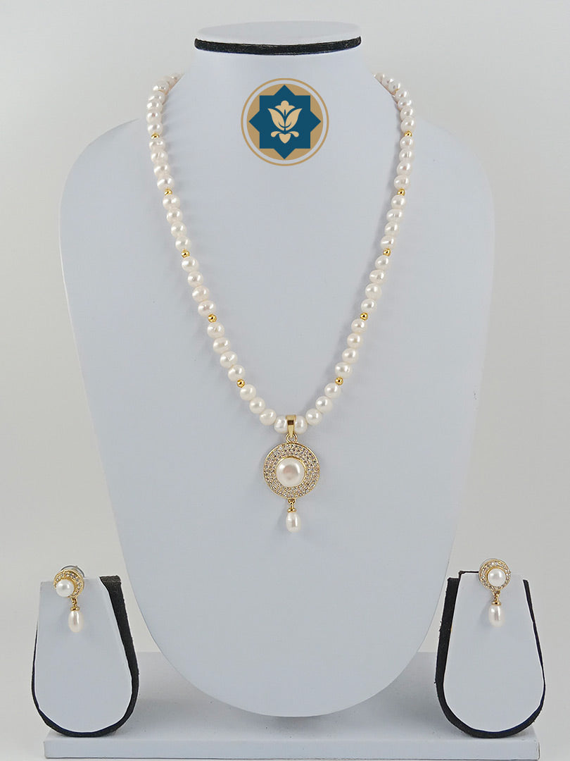 Classic Elegance: White Pearl & CZ Pendant Set (Casual Chic)