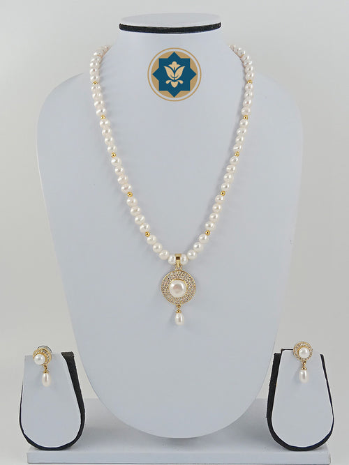 Classic Elegance: White Pearl & CZ Pendant Set (Casual Chic)