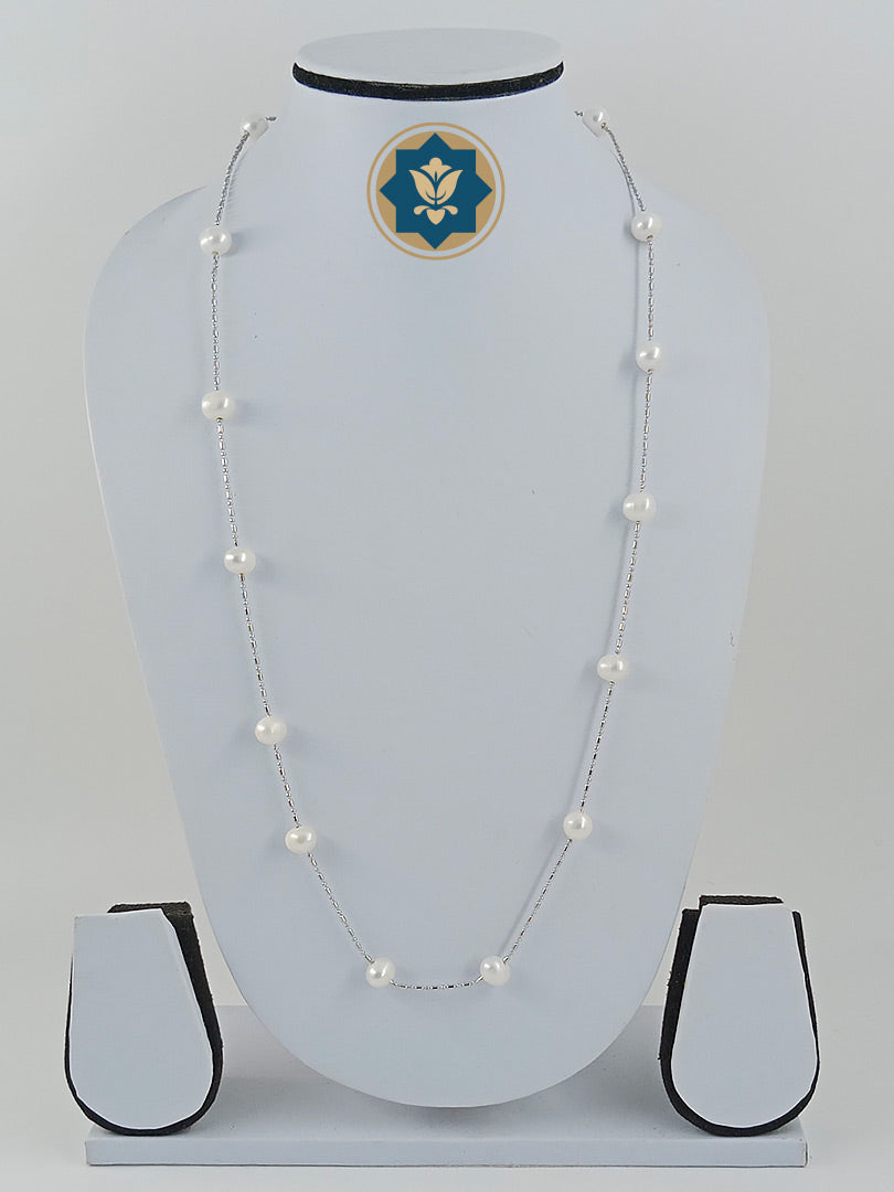 Effortless Grace: Korean White Pearl Chain Set (Casual Chic)