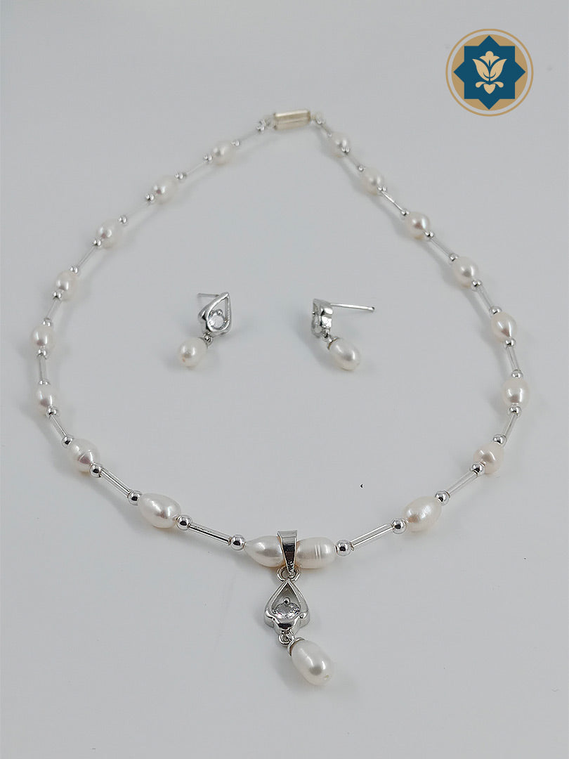 Classic Touch: White Pearl Pendant Set (Effortless Elegance, Everyday Wear)